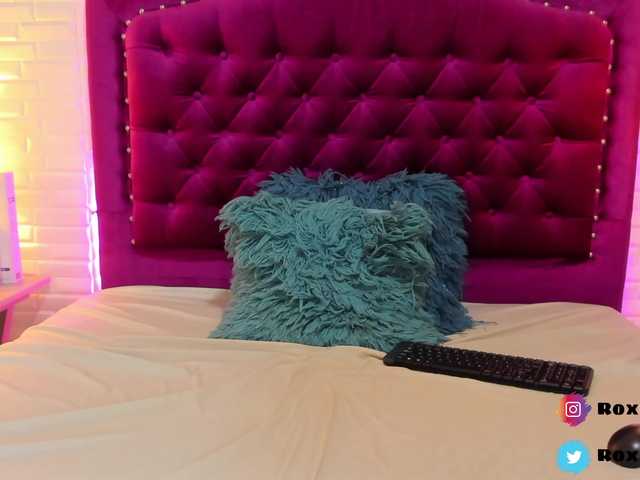 Live sex webcam photo for roxyjordan #272389844