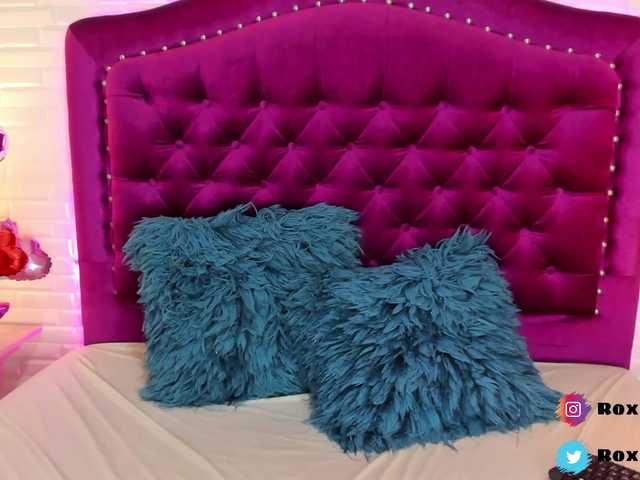 Live sex webcam photo for roxyjordan #272584630