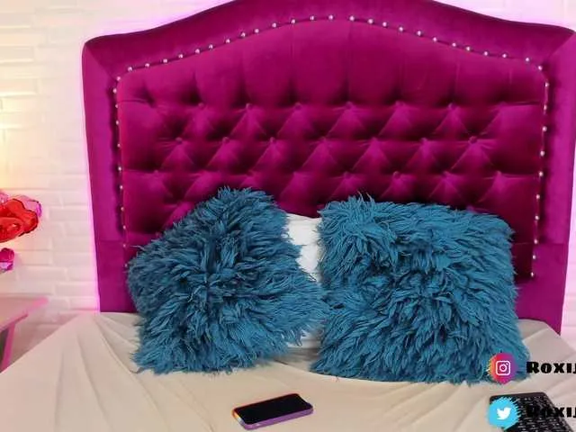 Live sex webcam photo for roxyjordan #272789606