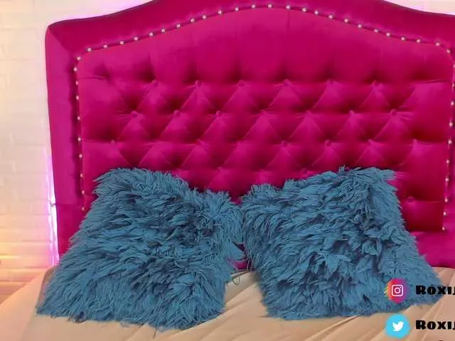 Live sex webcam photo for roxyjordan #273025678