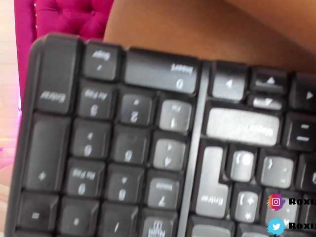 Live sex webcam photo for roxyjordan #273220889