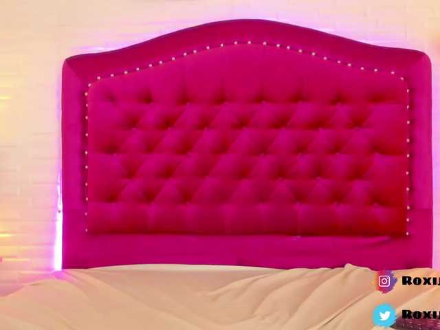 Live sex webcam photo for roxyjordan #273788030