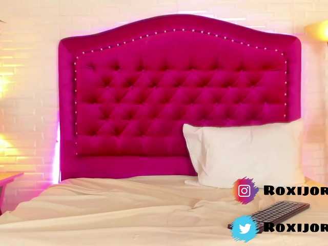 Live sex webcam photo for roxyjordan #274005003