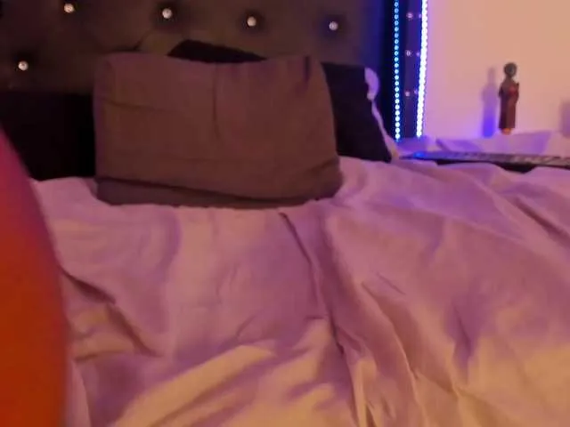 Live sex webcam photo for roxyjordan #276483935