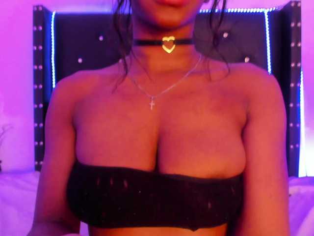 Live sex webcam photo for roxyjordan #277231406