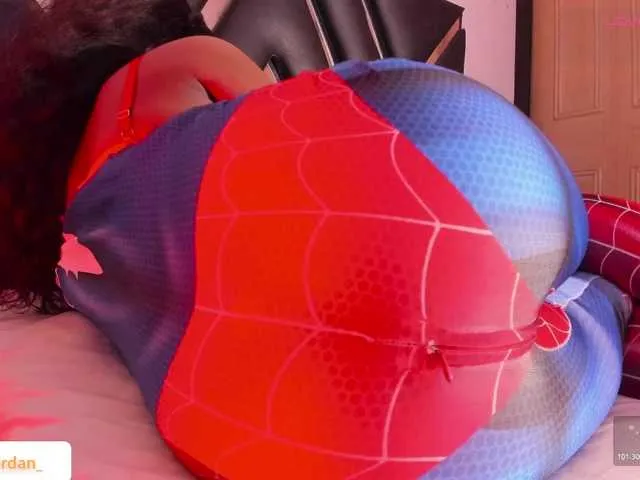 Live sex webcam photo for roxyjordan #292184818