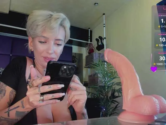 Live sex webcam photo for royalsquirt #290272374