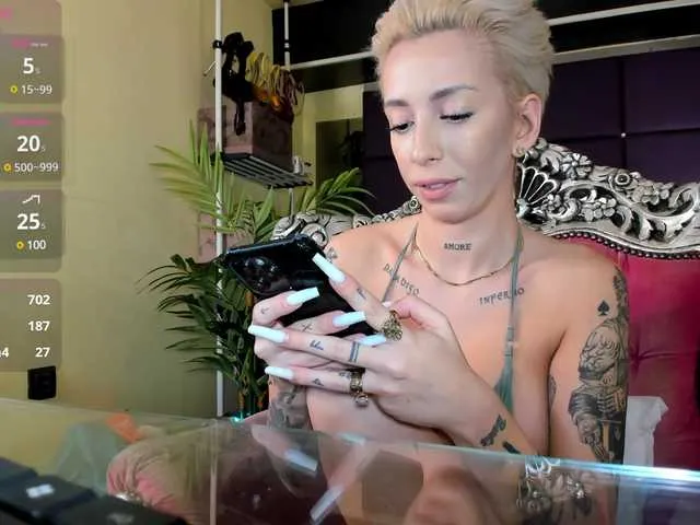 Live sex webcam photo for royalsquirt #290606247