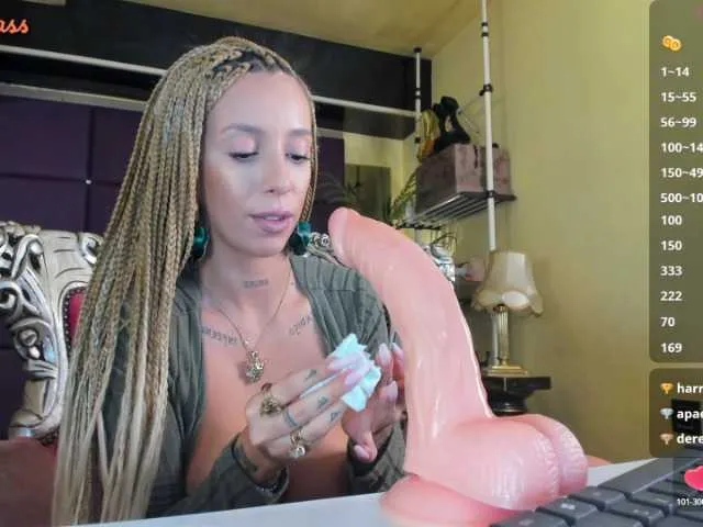 Live sex webcam photo for royalsquirt #291533820