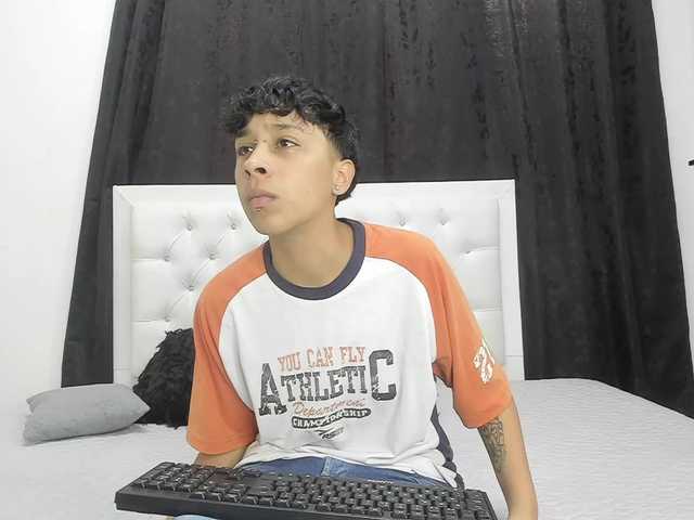 Live sex webcam photo for royter-smith #273417819