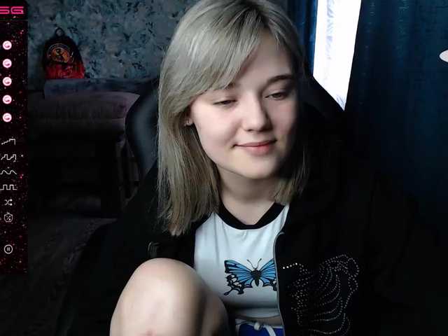 Live sex webcam photo for rozzalinaevan #275439729