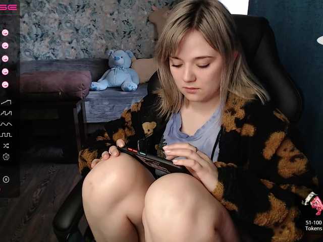 Live sex webcam photo for rozzalinaevan #275486682