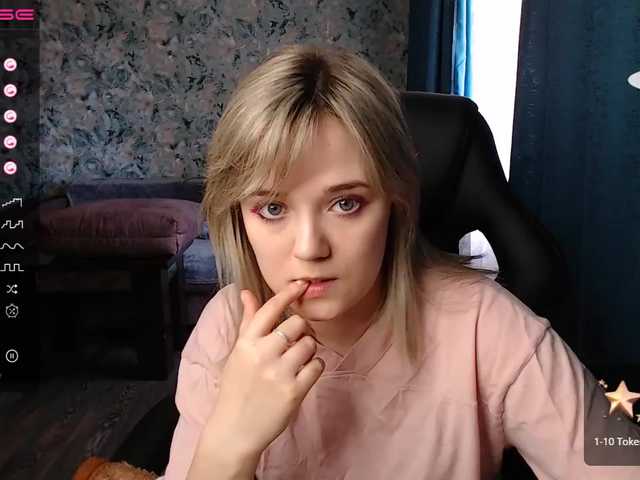 Live sex webcam photo for rozzalinaevan #275531836