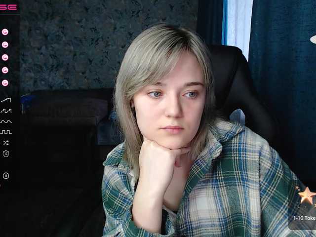 Live sex webcam photo for rozzalinaevan #275540508