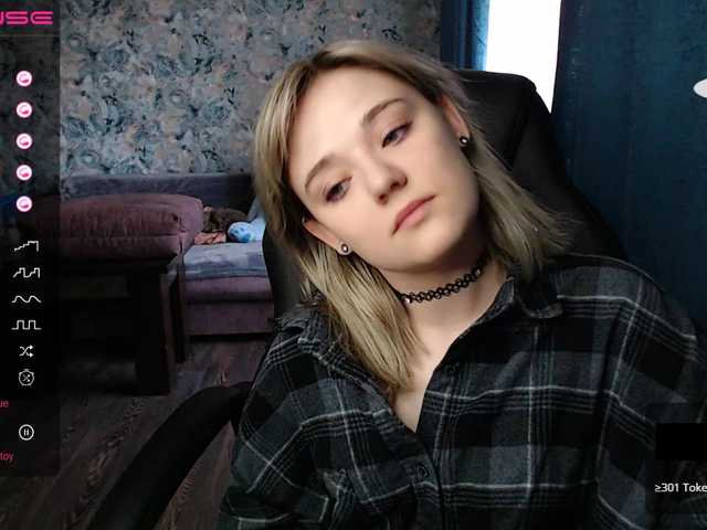 Live sex webcam photo for rozzalinaevan #275572545