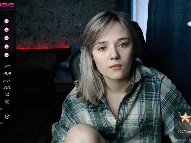 Live sex webcam photo for rozzalinaevan #275603985