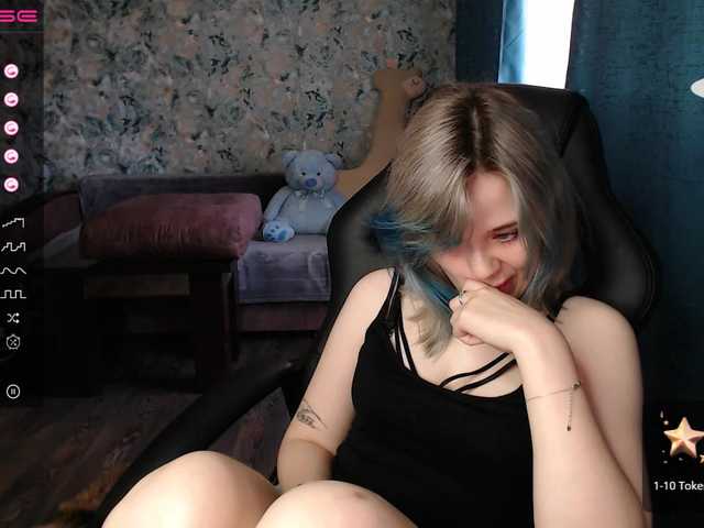 Live sex webcam photo for rozzalinaevan #275653508