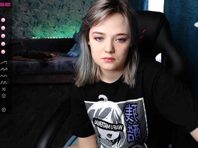 Live sex webcam photo for rozzalinaevan #275930023