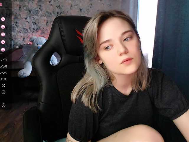 Live sex webcam photo for rozzalinaevan #276086283