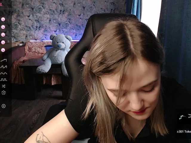 Live sex webcam photo for rozzalinaevan #276513261