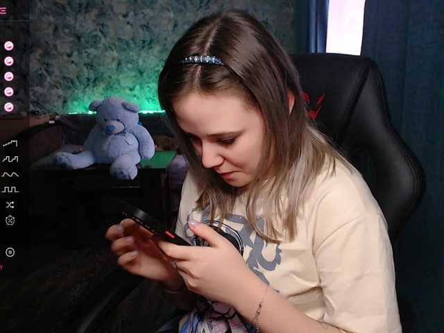 Live sex webcam photo for rozzalinaevan #276701101