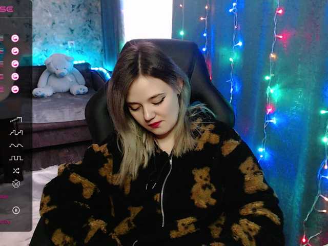 Live sex webcam photo for rozzalinaevan #276877529