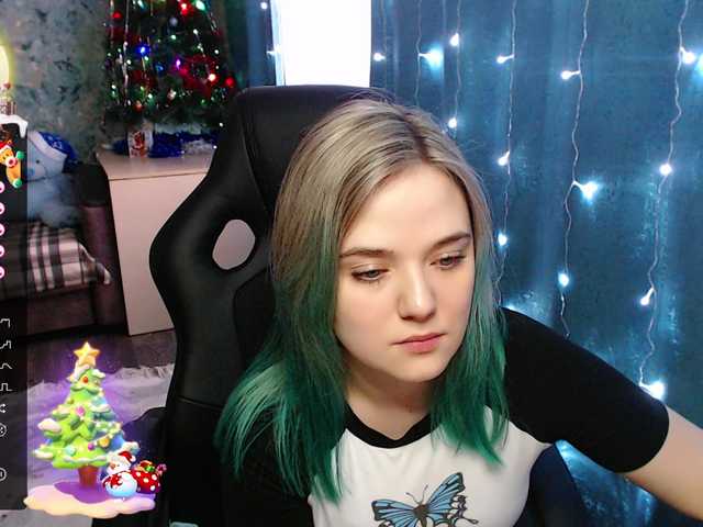 Live sex webcam photo for rozzalinaevan #277002650