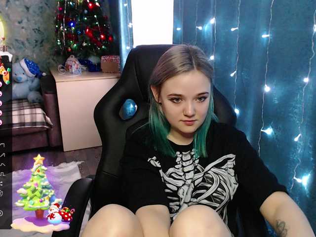 Live sex webcam photo for rozzalinaevan #277015750