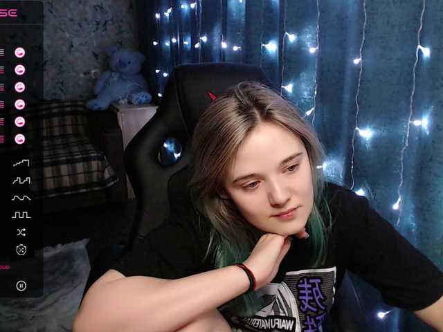 Live sex webcam photo for rozzalinaevan #277186526