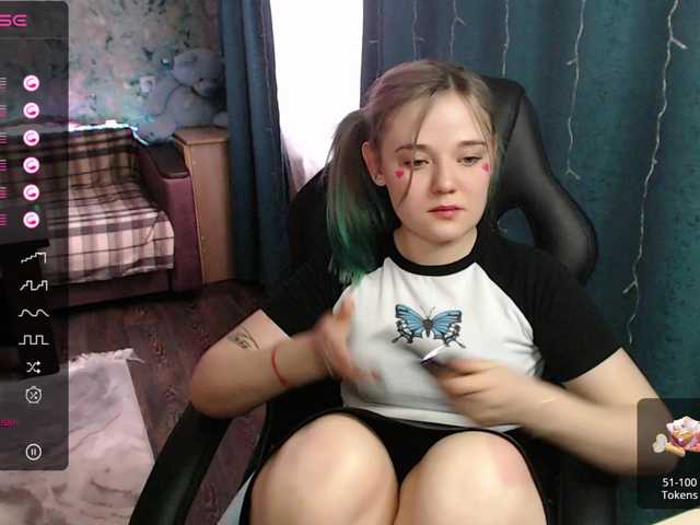 Live sex webcam photo for rozzalinaevan #277199720