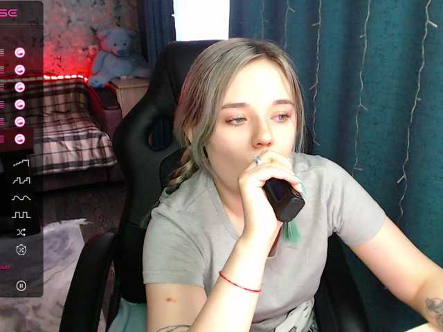 Live sex webcam photo for rozzalinaevan #277205248