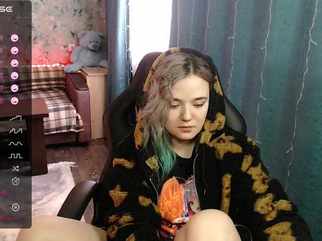 Live sex webcam photo for rozzalinaevan #277261184