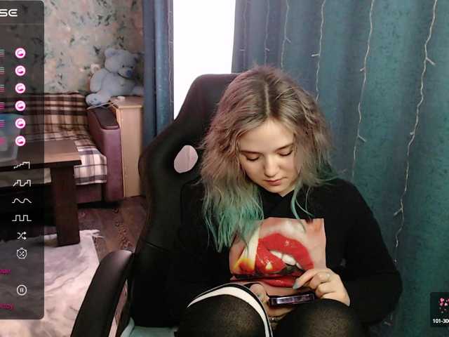 Live sex webcam photo for rozzalinaevan #277268293