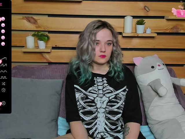 Live sex webcam photo for rozzalinaevan #277323982