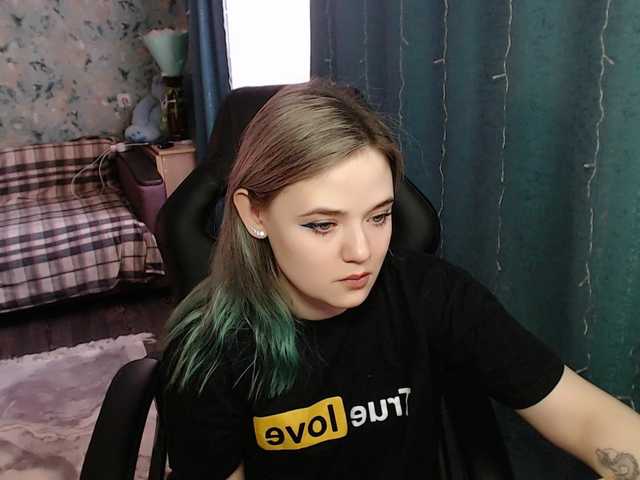 Live sex webcam photo for rozzalinaevan #277345456