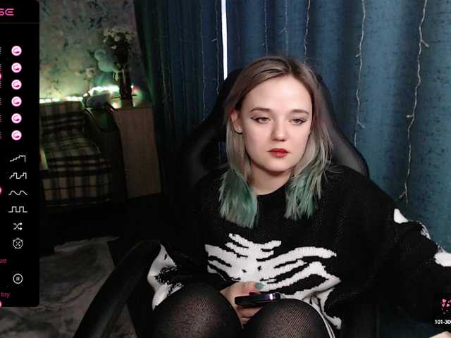 Live sex webcam photo for rozzalinaevan #277351071