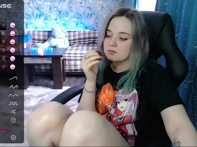 Live sex webcam photo for rozzalinaevan #277453376