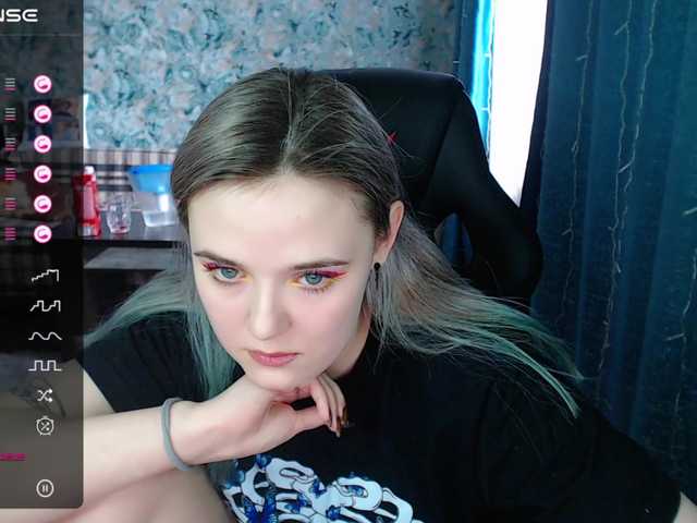 Live sex webcam photo for rozzalinaevan #277460594