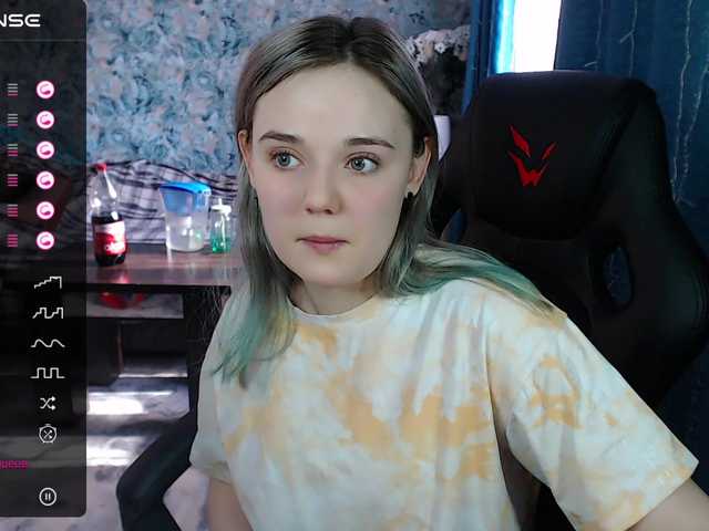 Live sex webcam photo for rozzalinaevan #277481923