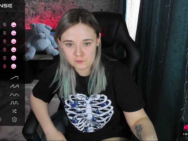 Live sex webcam photo for rozzalinaevan #277586977