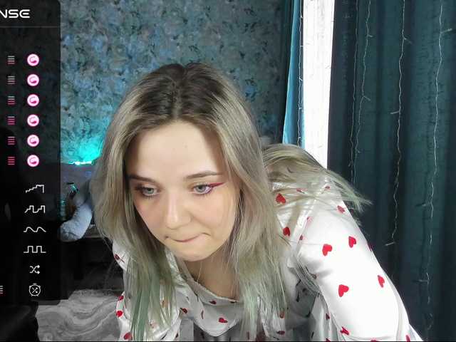 Live sex webcam photo for rozzalinaevan #277625107