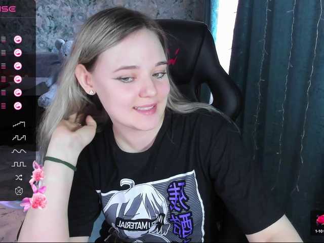 Live sex webcam photo for rozzalinaevan #277796331