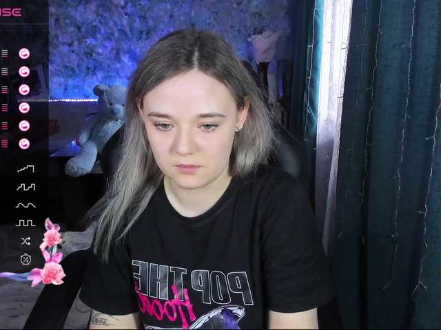 Live sex webcam photo for rozzalinaevan #277816209