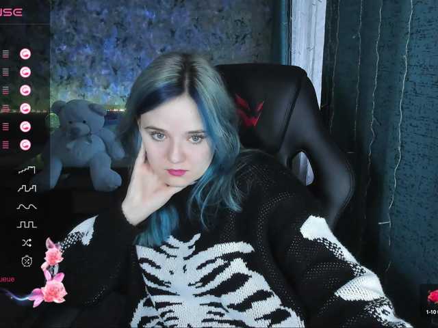 Live sex webcam photo for rozzalinaevan #277950355