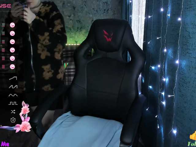 Live sex webcam photo for rozzalinaevan #278002875