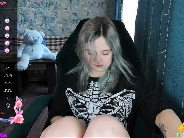 Live sex webcam photo for rozzalinaevan #278236459