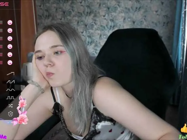 Live sex webcam photo for rozzalinaevan #278762581