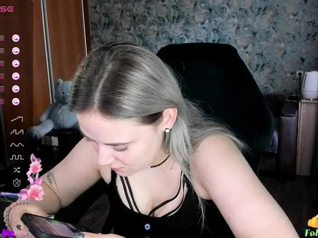 Live sex webcam photo for rozzalinaevan #284735004