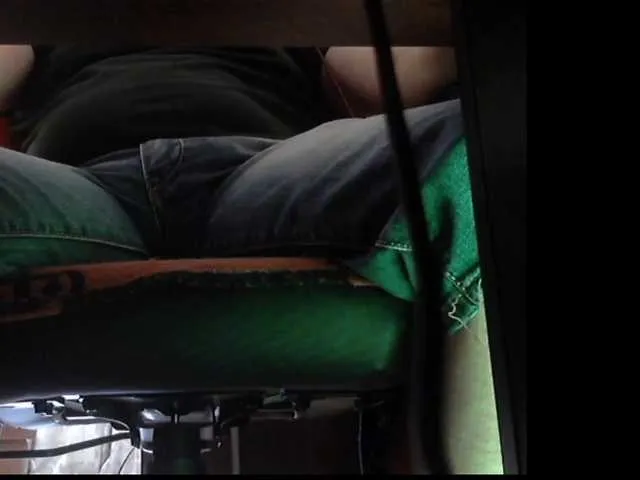 Live sex webcam photo for rrrxxx40 #273727552