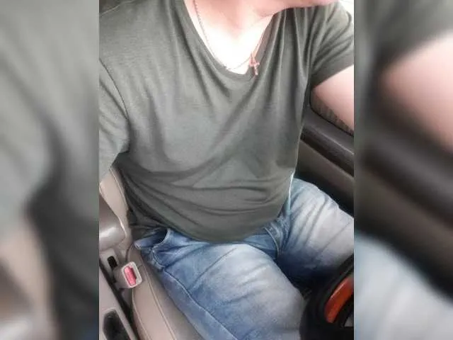 Live sex webcam photo for rrrxxx40 #274391428